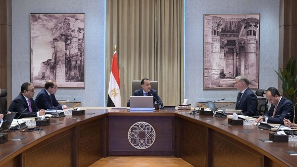 رئيس الوزراء يناقش جهود تلبية الاحتياجات البترولية وتعزيز قطاع التعدين