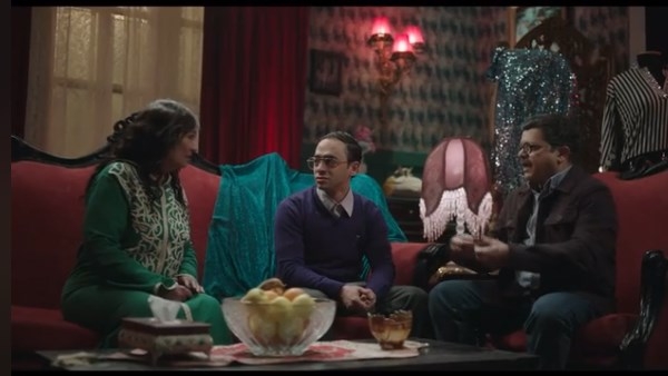 مسلسل شهادة معاملة أطفال الحلقة الثالثة والعشرون .. محمد هنيدي يكتشف خداع عايدة رياض