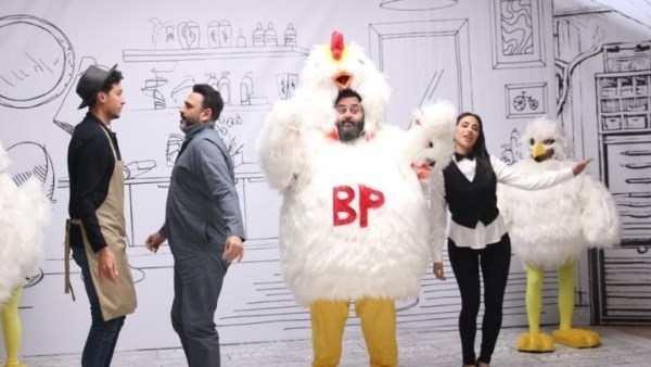 كريم وحسام يستعينان بشيكو لطرد روح «عم باني» في مسلسل «الكابتن»