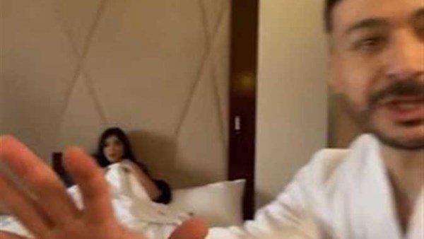 مشهد الخيانة من مسلسل "في لحظة" يتصدر تيك توك .. ما السبب؟