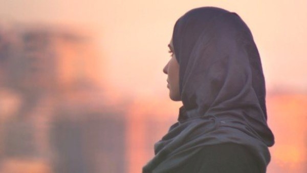 حكم خروج المرأة المعتدة من وفاة زوجها للعمل؟.. الإفتاء تجيب