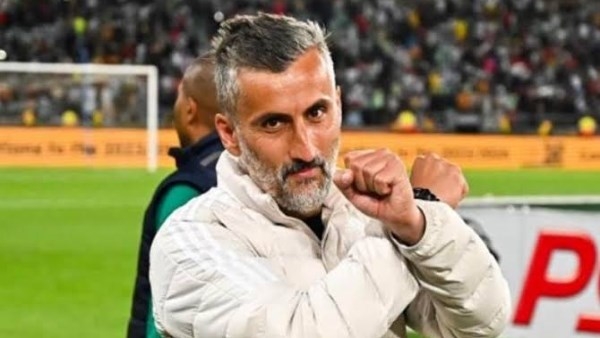 تقارير تكشف مفاوضات بين الأهلي ومدرب أورلاندو بايرتس لخلافة كولر