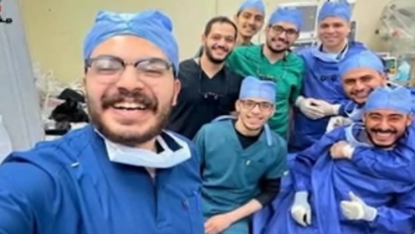 مستشفى سيد جلال الجامعي تنجح في إعادة تثبيت يد شاب بعد بترها بالكامل