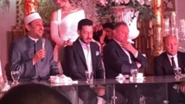 بشهادة الخطيب.. عقد قران ليلى أحمد زاهر وهشام جمال