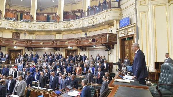 تشريع جديد يمنح خريجي كليات العلوم الصحية التطبيقية مزايا وبدلات الأطباء