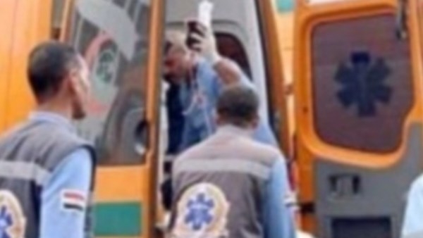 إصابة 9 أشخاص في حادث انقلاب ميكروباص بالصحراوى الغربى أسوان
