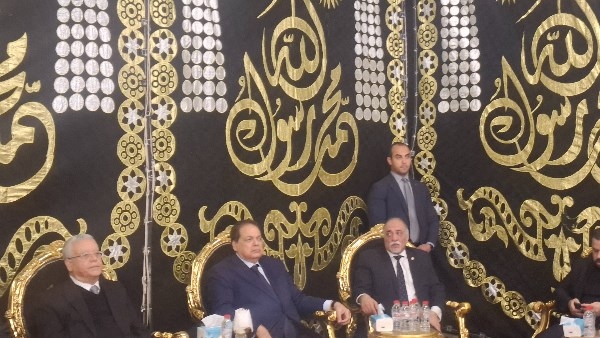 أبوالعينين يشارك في عزاء عميد نواب الإسكندرية .. صور