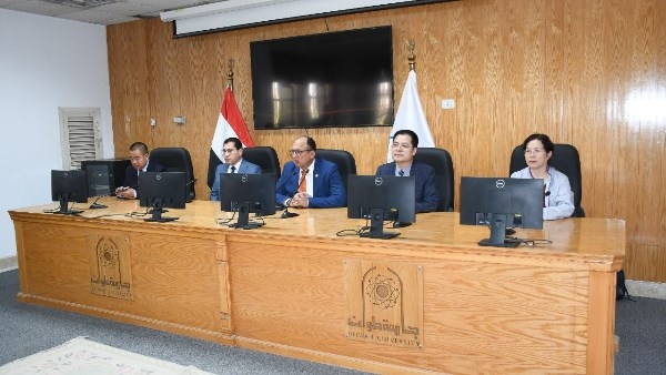 جامعة حلوان تبحث سبل التعاون في مجال الطب التقليدي مع الصين