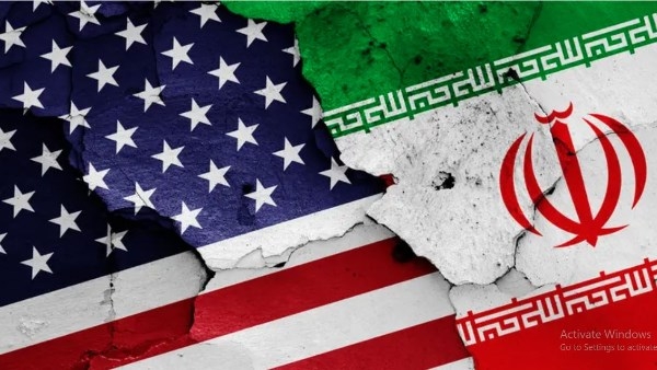 أستاذ علاقات دولية : إسرائيل استخدمت خدعة الرئيس الراحل السادات ضد إيران