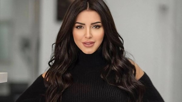 عروس مبتسمة.. ميار الببلاوي تتحدث عن غُسل إيناس النجار