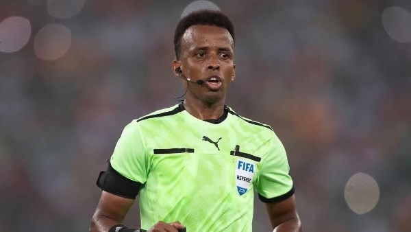 الكاف يعلن حكم مباراة الأهلي وصن داونز بدوري أبطال إفريقيا
