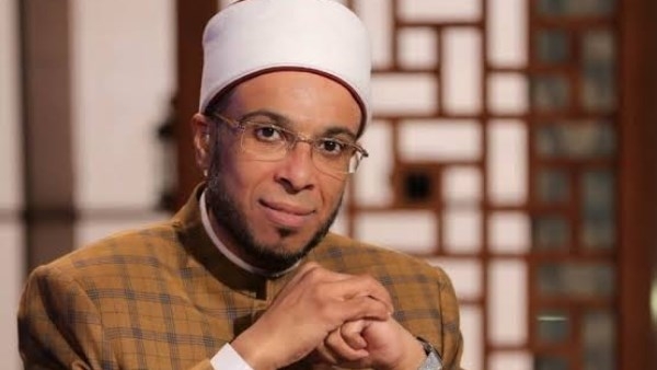 الشيخ محمد أبو بكر يشكر وزير الأوقاف لنقله لمسجد الفتح