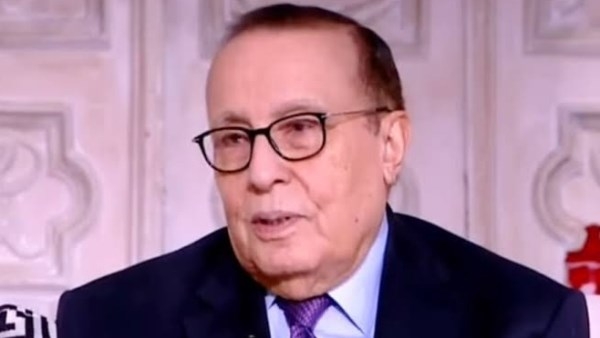 محمد فاضل يوثق مسيرته الفنية في كتاب..فيديو (خاص)