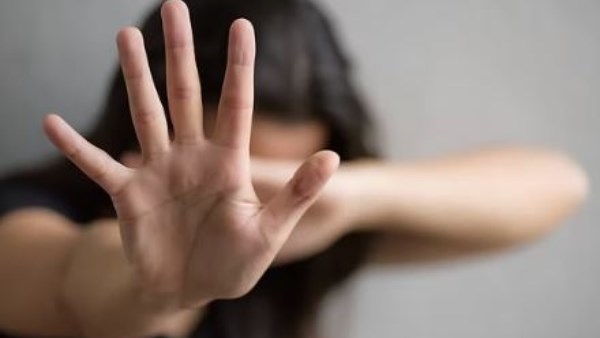 طلب مناقشة بالشيوخ لمواجهة التحرش.. ما عقوبته بالقانون؟