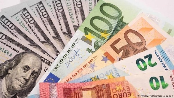 أسعار العملات الأجنبية في مصر مستهل تعاملات الخميس