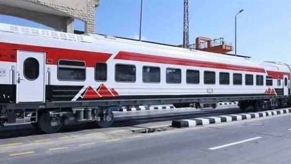 قطار الصعيد يدهس عجوز وحماره على مزلقان البدرشين