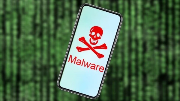 احذر تطبيقات APK.. برمجية خبيثة تختبئ داخل 900 تطبيق تسرق الأموال في لحظات