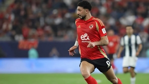 بعد تلقيه عروضا مغرية.. وسام أبو علي يرحب بالرحيل عن الأهلي بشرط