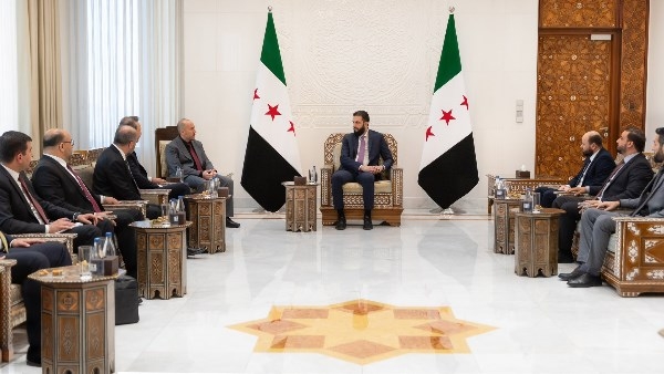 أحمد الشرع يستقبل وزير الطاقة التركي في دمشق