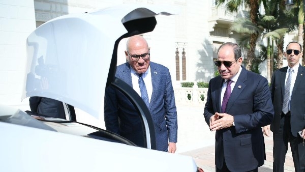 سيارة حصرية في مصر.. توجيهات رئاسية وتفاصيل جديدة عن التعاون الفرنسي