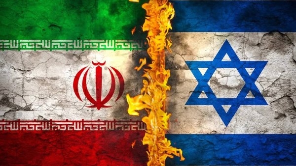 إعلام إيراني: سماع دوي انفجارين في طهران