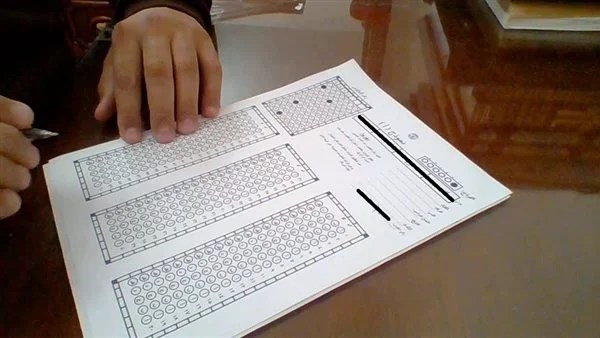 "ما بتتأخرش"..التعليم تكشف أقصى موعد لوصول أوراق الإجابة للجان الثانوية العامة