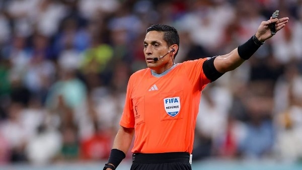 حكم فنزويلي يقود مباراة الهلال ومانشستر سيتي في كأس العالم للأندية