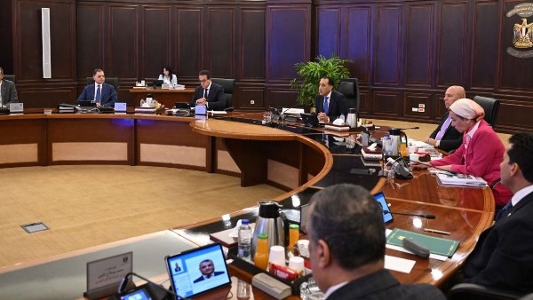 الحكومة تزف بشرى لـ العاملين بالجهاز الإداري للدولة.. تفاصيل