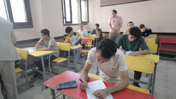 وكيل الأزهر يشكّل لجنة عاجلة لفحص شكاوى طلاب الثانوية علمي من امتحان الفيزياء