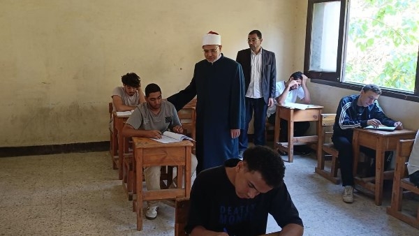 الثانوية الأزهرية .. طلاب العلمي يؤدون اليوم امتحان النحو