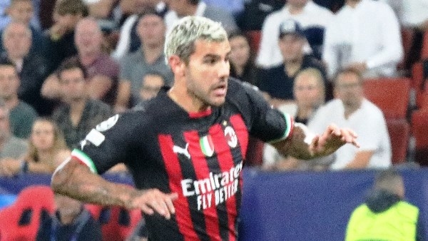 ثيو هيرنانديز يطير للسعودية للانضمام للهلال السعودي
