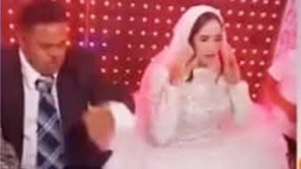 بتحبه وراضية عن الزواج.. عروس فيديو متلازمة داون تكشف سر بكائها