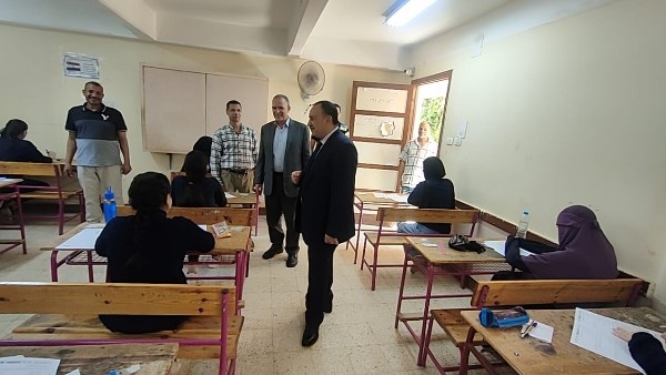 محافظ أسيوط: غرفة عمليات على مدار الساعة لتأمين امتحانات الثانوية العامة