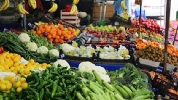 أسعار الخضروات والفاكهة اليوم 15-8-2025
