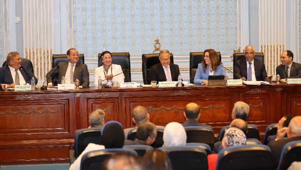 وزيرة التنمية المحلية تستعرض جهود الوزارة لتنفيذ المنظومة المتكاملة لإدارة المخلفات الصلبة
