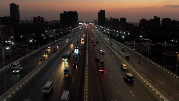 النقل تنفذ وتطور 38 ألف كم من الطرق و945 كوبريًا ونفقًا منذ 2014