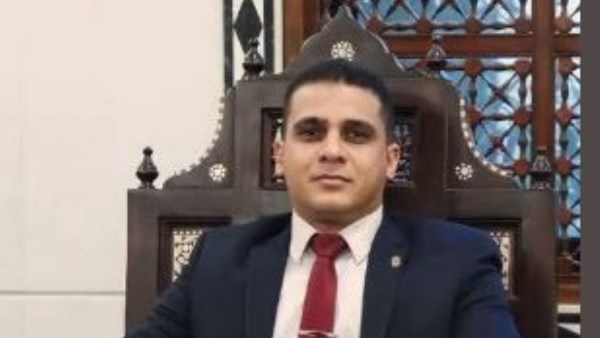 ضحية يد غادرة.. المفتي ينعى أستاذا بالأزهر بعد وفاته بسبب خلاف عائلي
