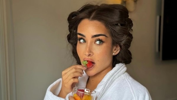 بالبورنص.. هنا الزاهد في أحدث ظهور على إنستجرام