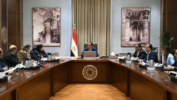 رئيس الوزراء يستعرض التوصيات والمقترحات المطروحة خلال البرنامج التليفزيوني "المواجهة"
