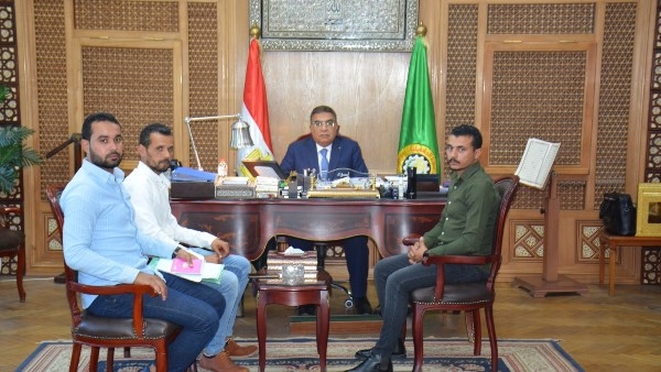 تكريما لبطولته.. محافظ الدقهلية يطلق اسم الشهيد خالد عبد العال على المدرسة الإعدادية بالقرية