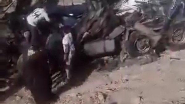 مصرع شخصين وإصابة أربعة آخرين في تصادم مروع بين سيارتين بطريق سفاجا
