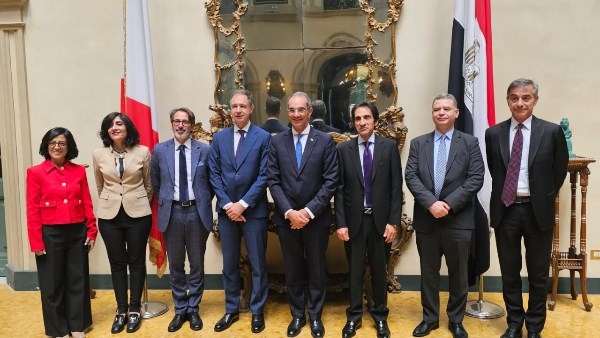 وزير الاتصالات يعقد لقاءات مع مسؤولى شركات ومؤسسات إيطالية لجذب استثمارات فى مجالات التعهيد
