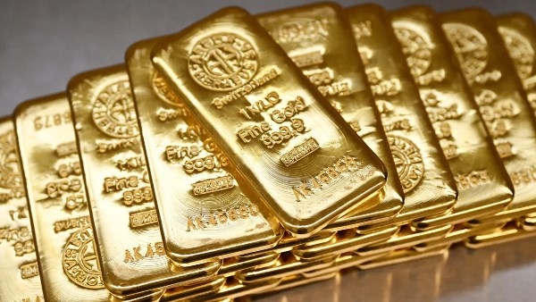 بين تقلبات الأسواق وتوقعات الصعود نحو 3800 دولار للأوقية.. هل حان وقت الشراء؟