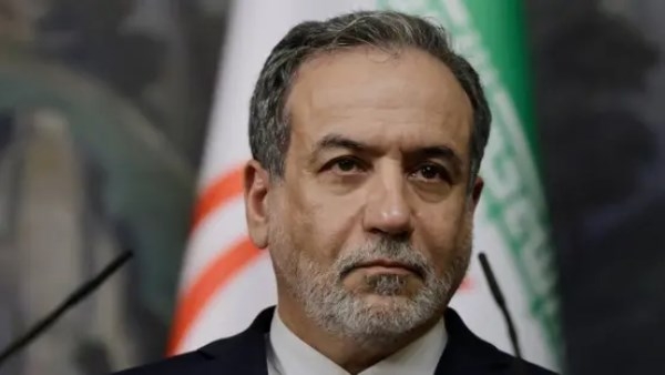 إيران: نحتفظ بحق الرد الكامل بعد الضربات الأميركية على منشآتنا النووية