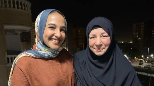 مع عائلتها.. عبلة كامل تتصدر التريند بسبب صورة جديدة