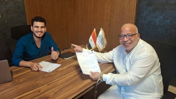 يارب أنول رضاكم.. شريف الدسوقي يتعاقد على أول كتاب له