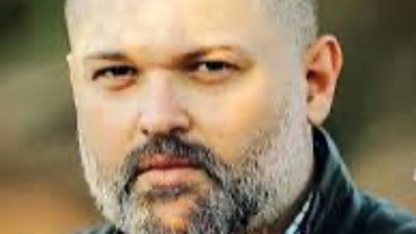 زوجة محمد محمود عبدالعزيز تعلن حملها الثاني