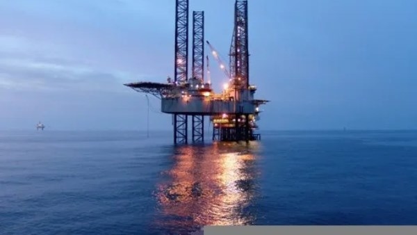 هل تؤثر ضريبة الـ10% على البترول الخام في أسعار الوقود؟