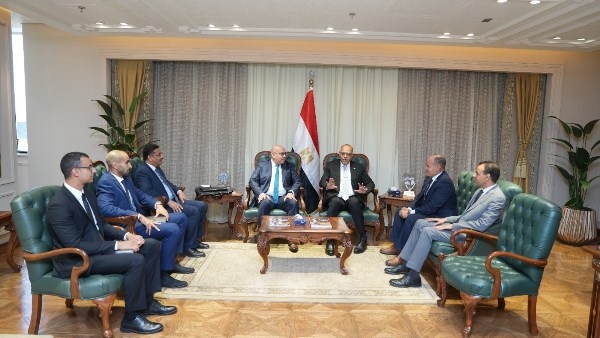 وزير العمل يلتقي "يزاكي مصر": استثمارات 30 مليون يورو و3500 فرصة عمل جديدة