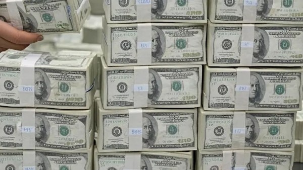 أسعار الدولار اليوم في 10 بنوك الأربعاء 6 أغسطس 2025